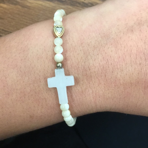 White cross bracelet with gold detail - Picture 5 of 6